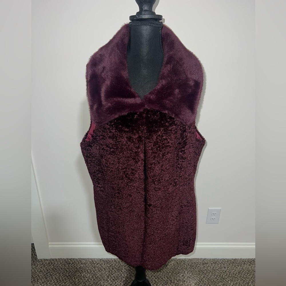 WHBM Textured Faux-Fur Vest Burgundy Cabernet Large quiet luxury elegant - Picture 4 of 14